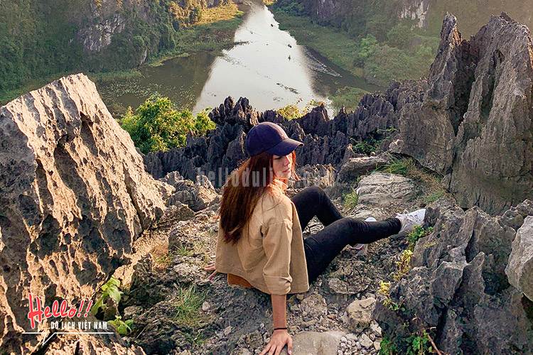 Leo núi hang Múa Ninh Bình